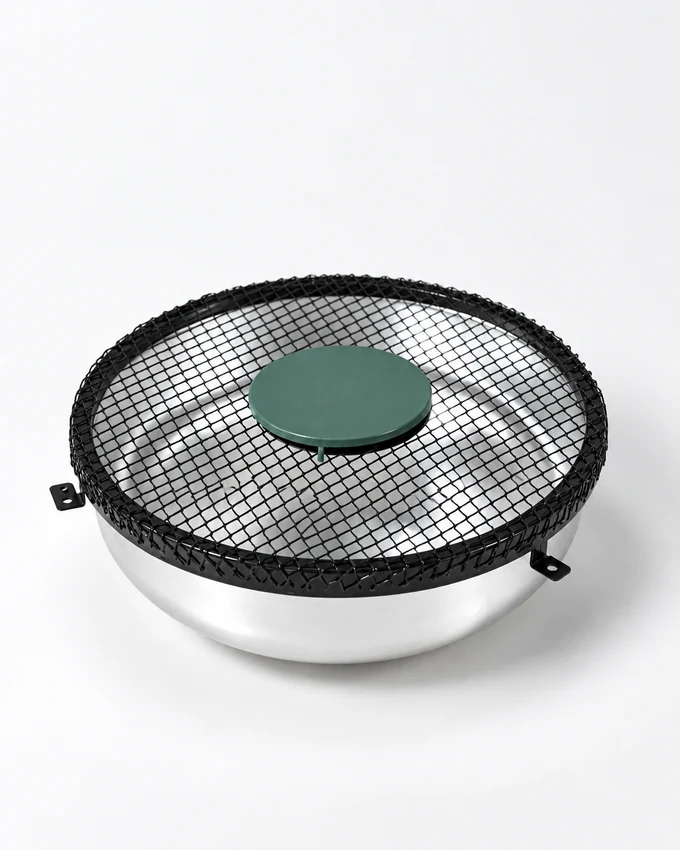 Circular metal grille